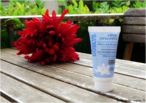 La crème exfoliante Coslys