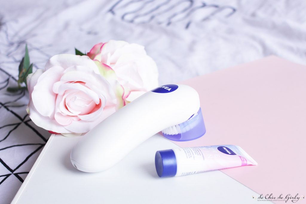 Pure Skin de Nivea cache et support